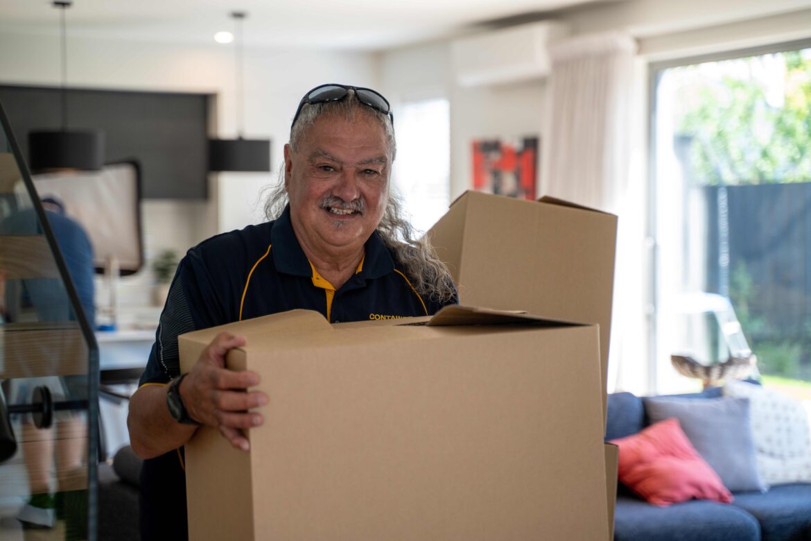 Container Relocations Man Packing